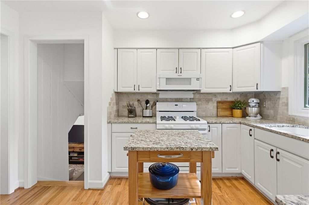7523 Falmouth Street — photo 14