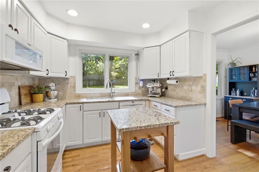 7523 Falmouth Street — photo 15