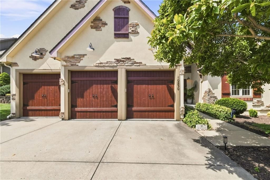 10230 Marion Street — photo 5