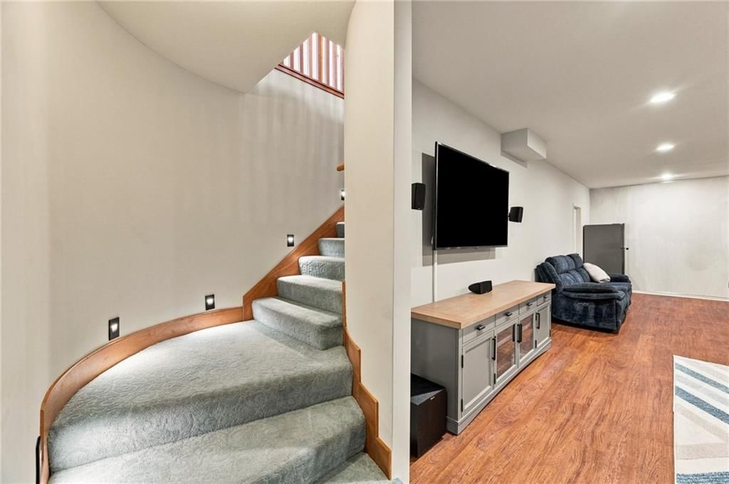 10230 Marion Street — photo 41