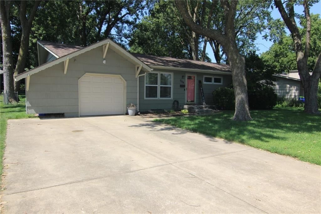 7104 Melrose Lane, Shawnee, KS: listing photo 2