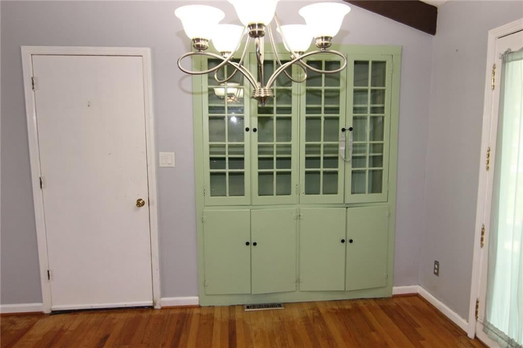 Photo 10 of 29 - 7104 Melrose Lane, Shawnee, KS 66203