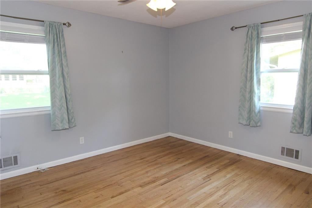 Photo 13 of 29 - 7104 Melrose Lane, Shawnee, KS 66203