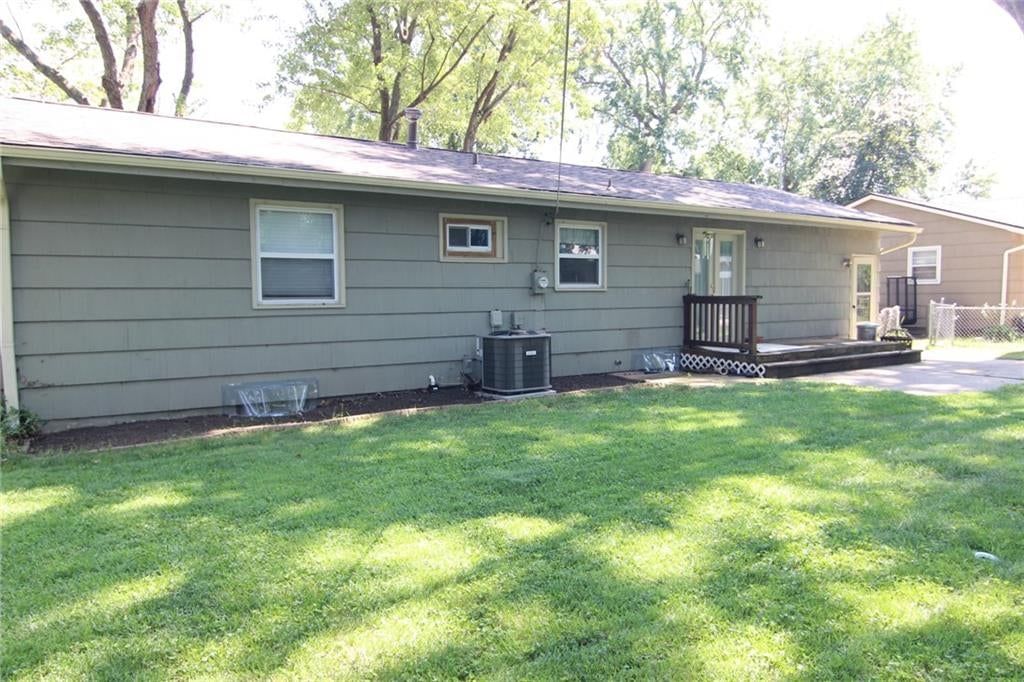 Photo 26 of 29 - 7104 Melrose Lane, Shawnee, KS 66203