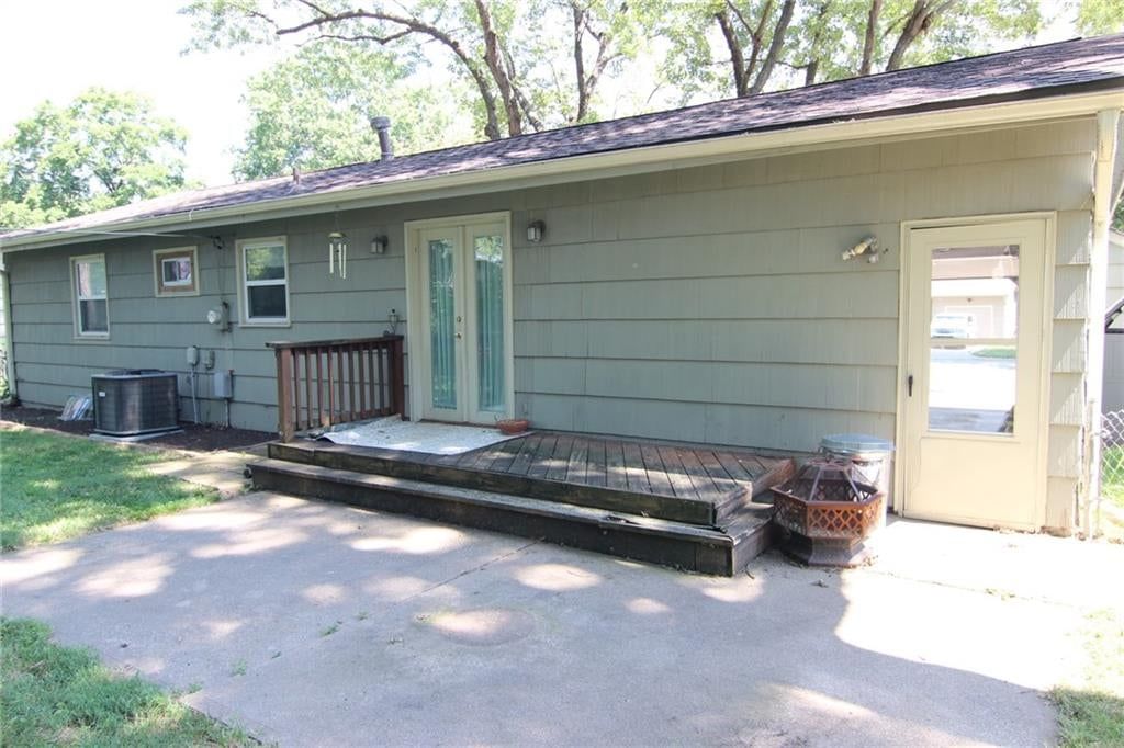 Photo 27 of 29 - 7104 Melrose Lane, Shawnee, KS 66203