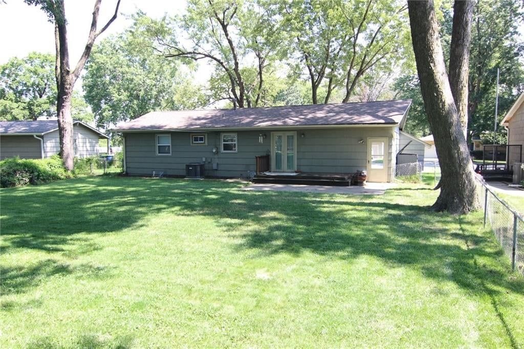 Photo 28 of 29 - 7104 Melrose Lane, Shawnee, KS 66203