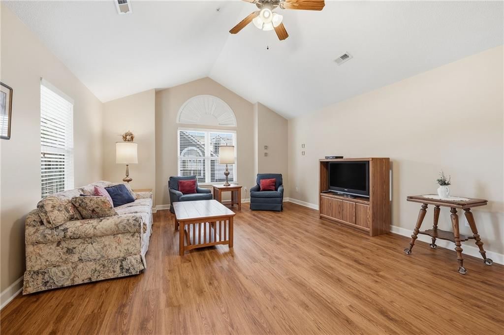 7104 Hedge Lane Terrace — photo 6
