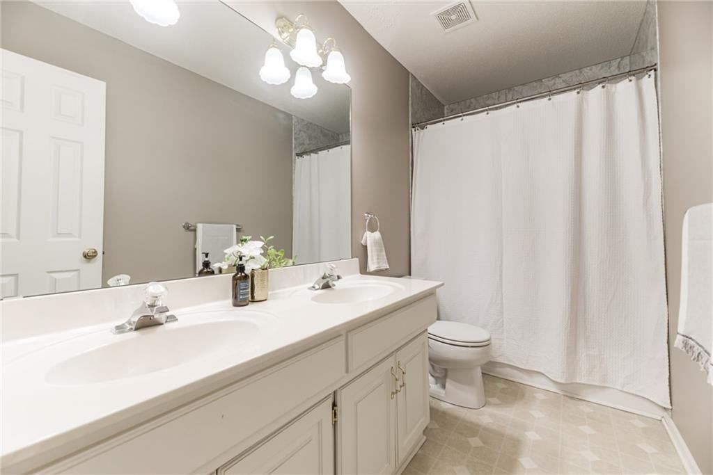 16509 W 80TH Terrace — photo 40
