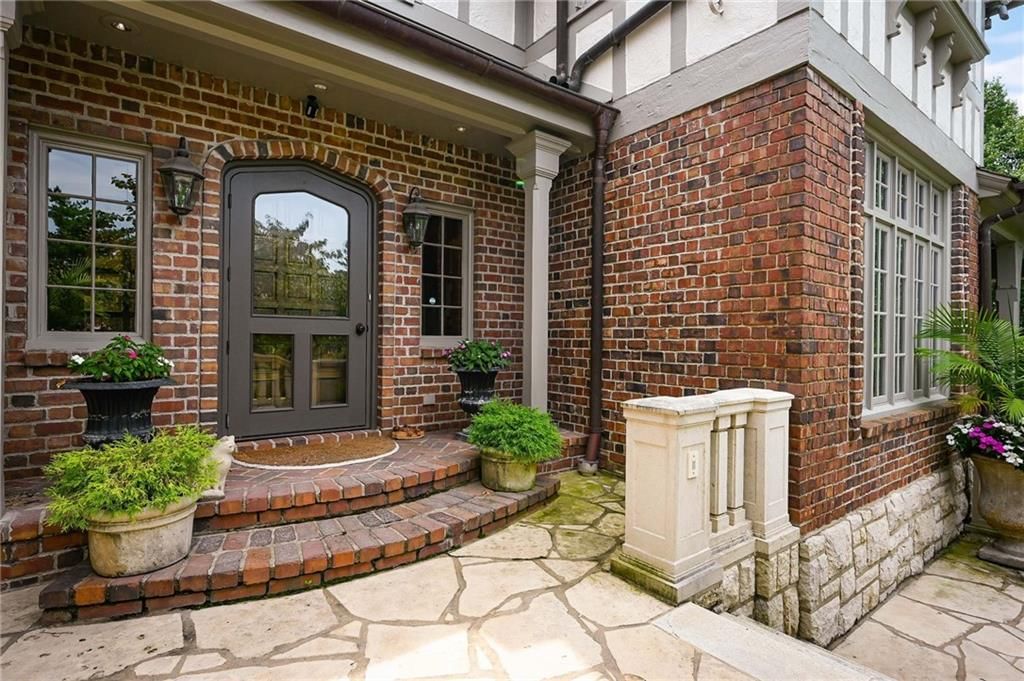 5800 Brookbank Lane — photo 9