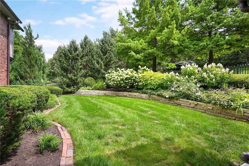 5800 Brookbank Lane — photo 82