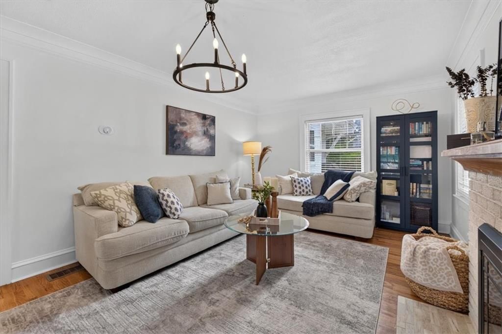 Photo 12 of 61 - 5737 Cherry Street, Kansas City, MO 64110