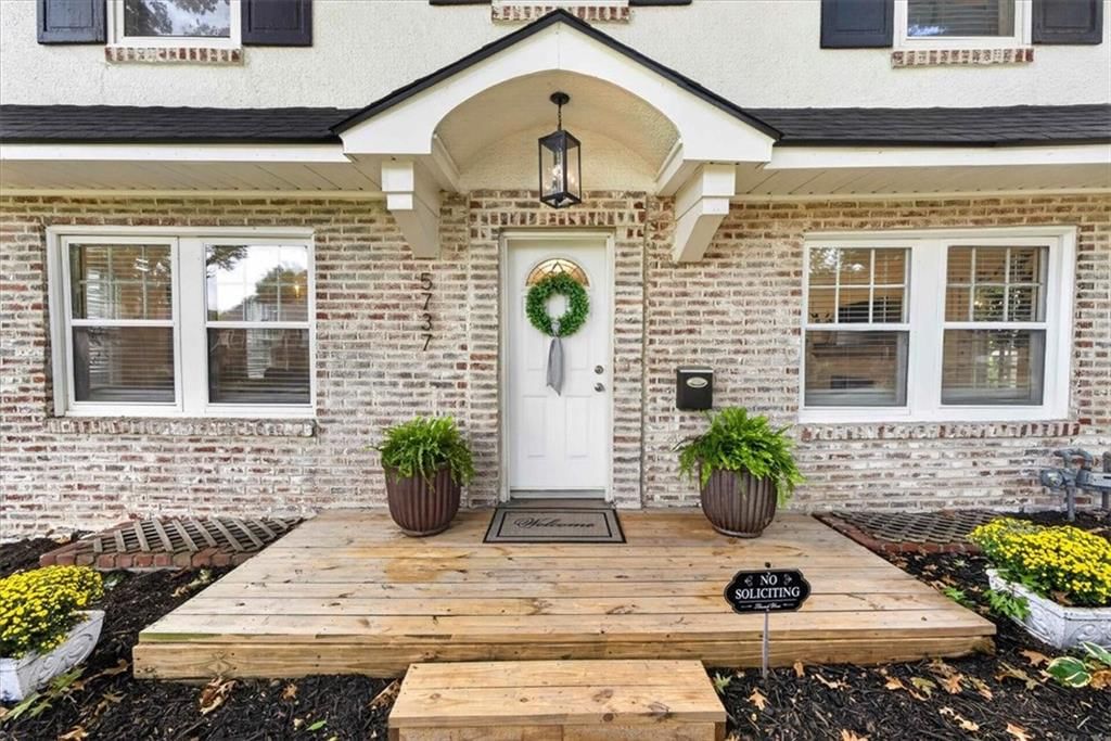 Photo 4 of 61 - 5737 Cherry Street, Kansas City, MO 64110