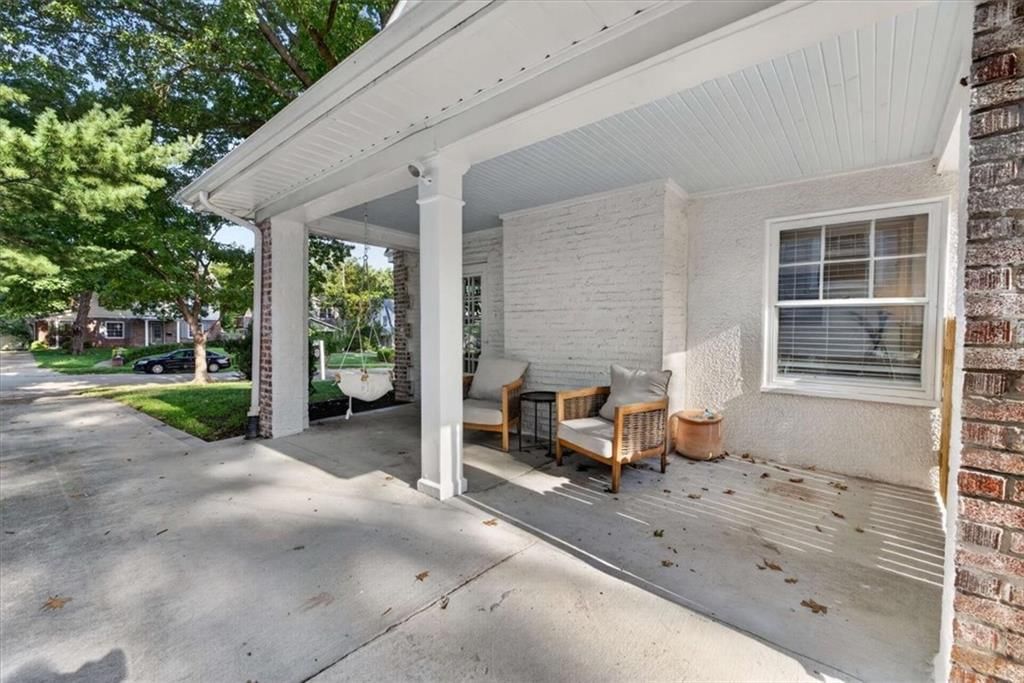 Photo 7 of 61 - 5737 Cherry Street, Kansas City, MO 64110