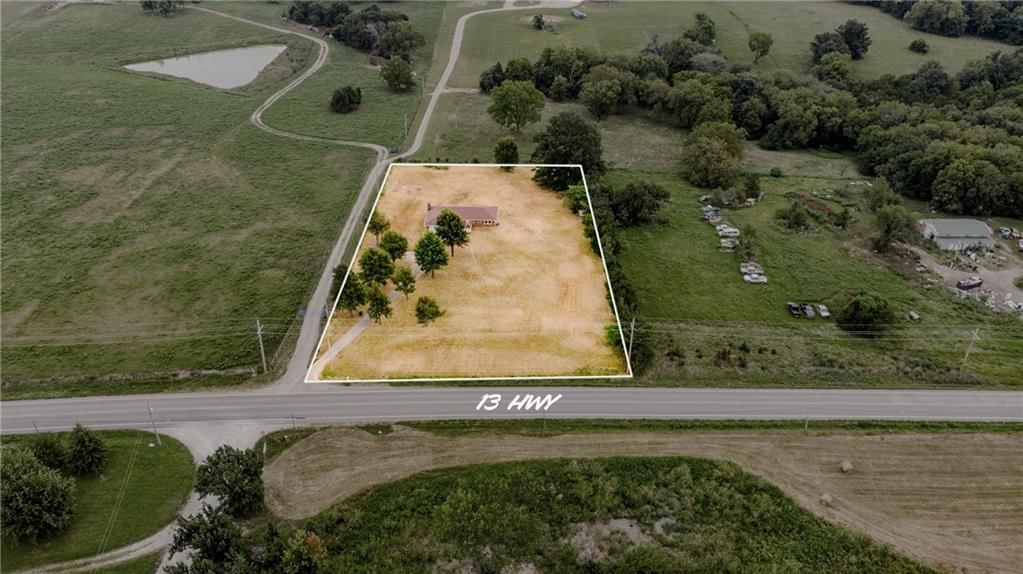 561 SE 13 Highway — photo 3