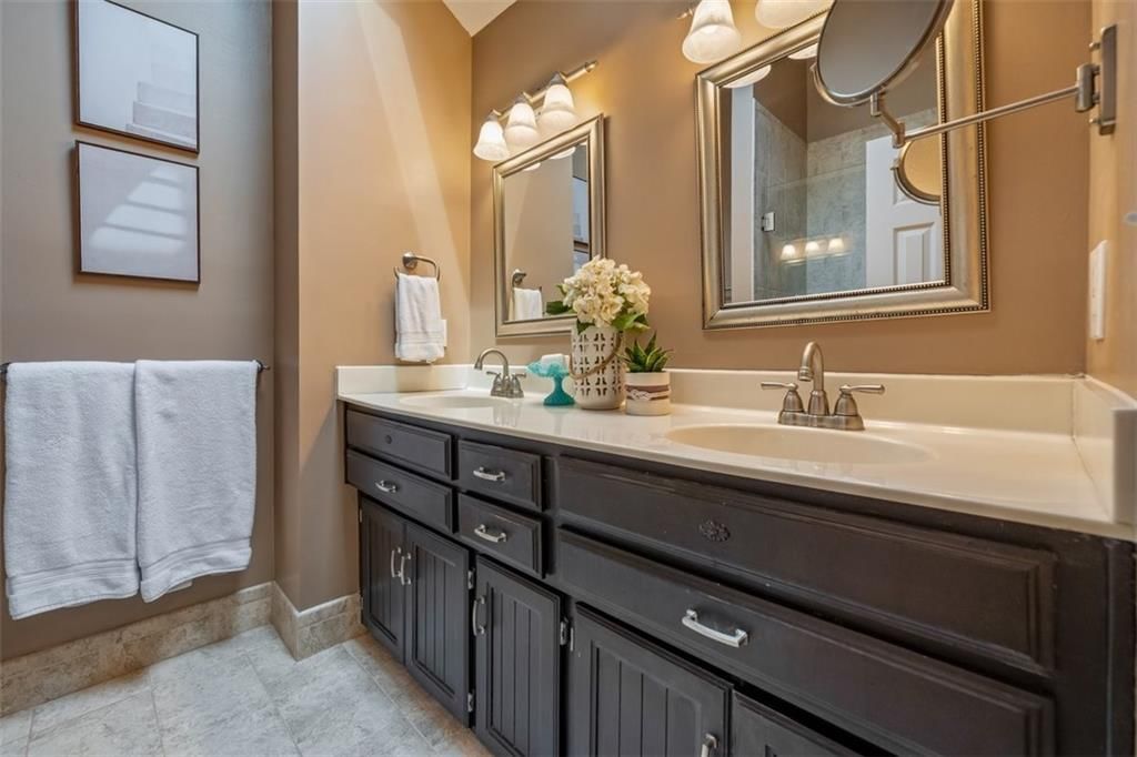 8303 W 121st Street — photo 15
