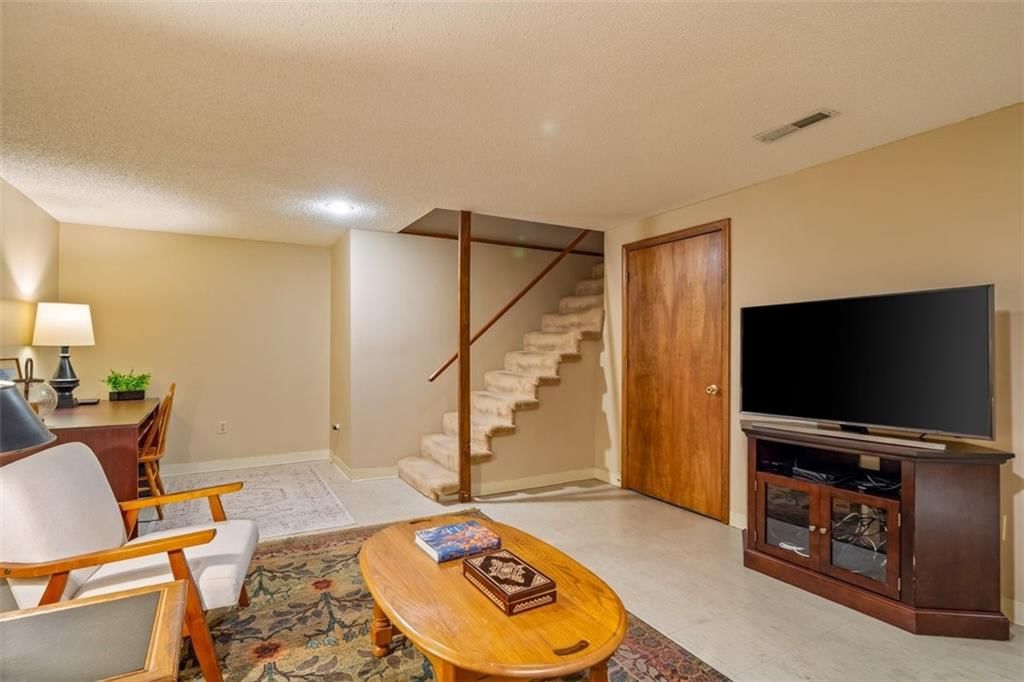 8303 W 121st Street — photo 21