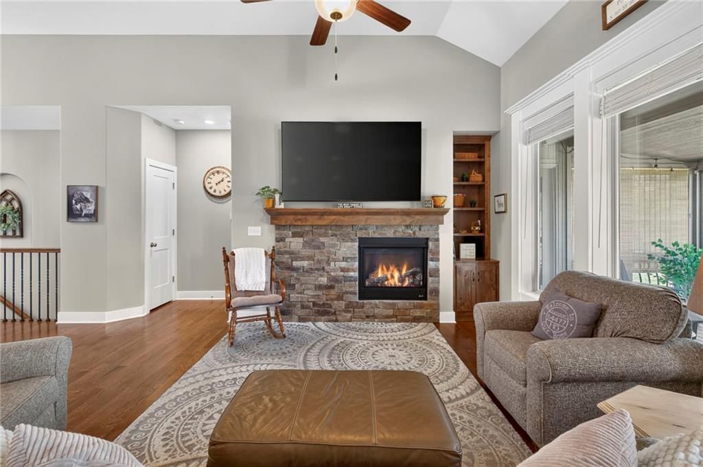 102 Dorchester Drive — photo 8