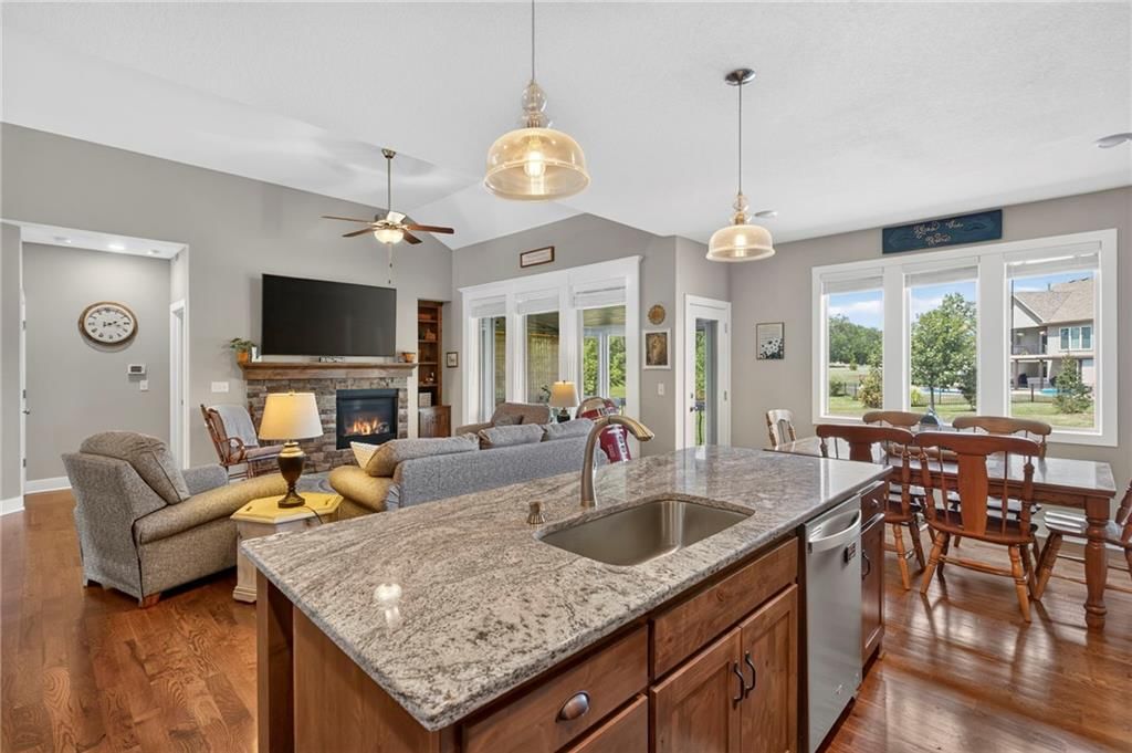 102 Dorchester Drive — photo 12