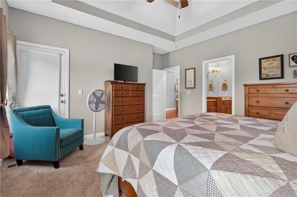 102 Dorchester Drive — photo 17