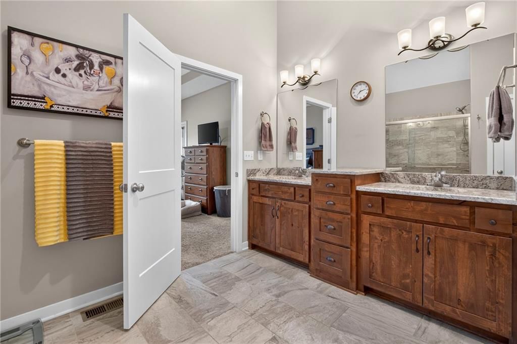 102 Dorchester Drive — photo 22
