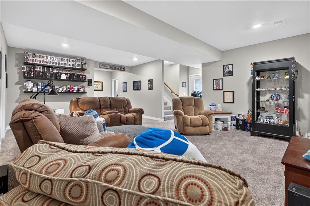 102 Dorchester Drive — photo 32
