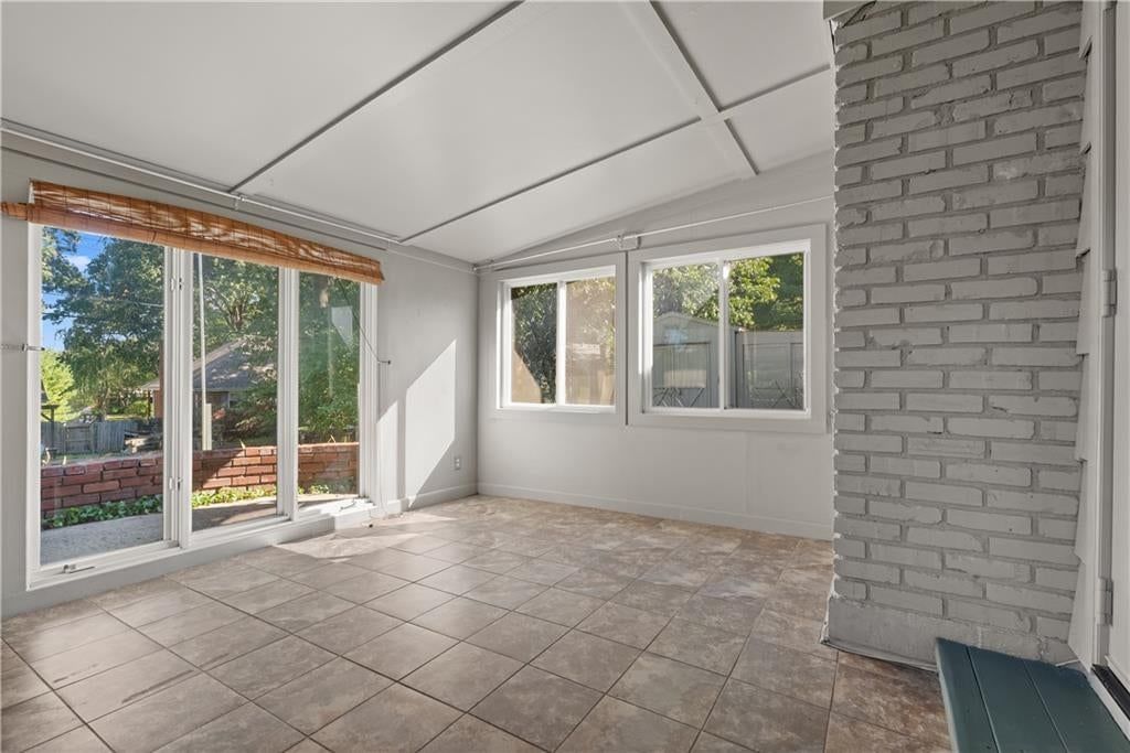 Photo 35 of 54 - 1506 SW 6th Street, Lee's Summit, MO 64081