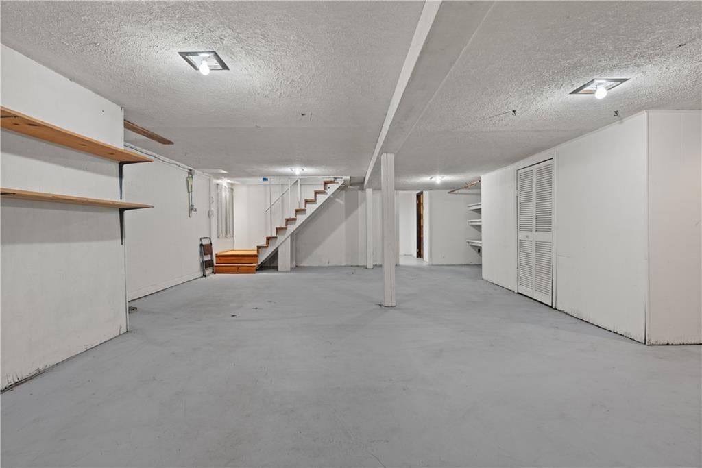 Photo 41 of 54 - 1506 SW 6th Street, Lee's Summit, MO 64081