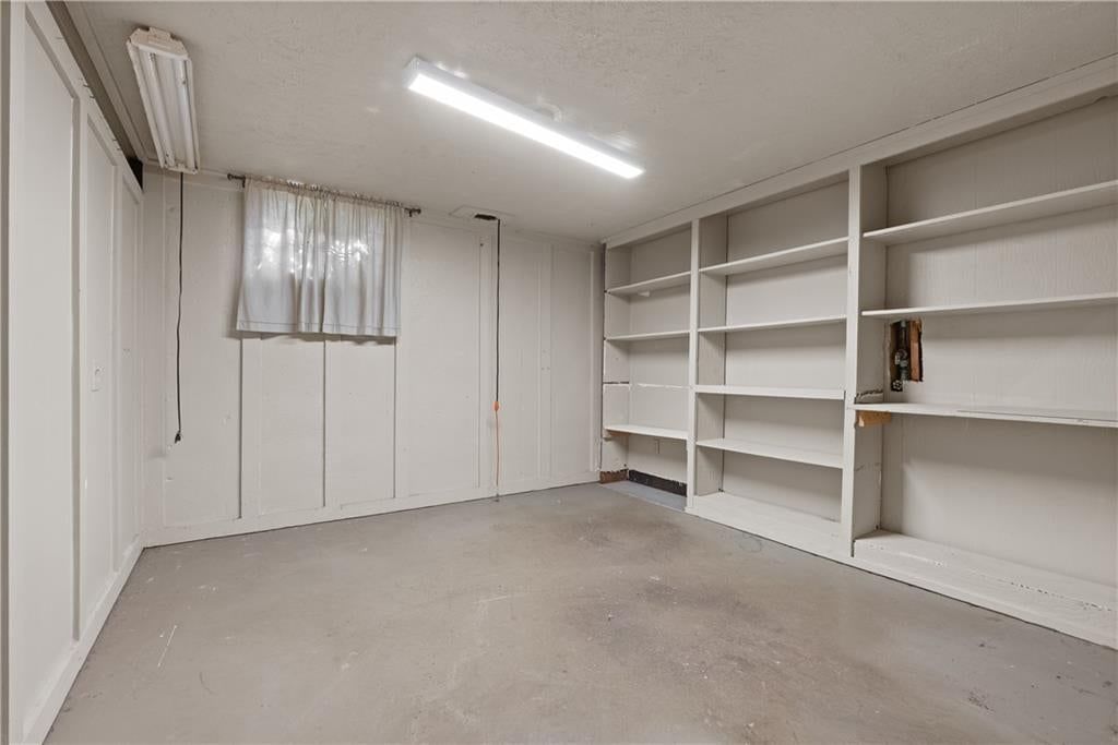 Photo 46 of 54 - 1506 SW 6th Street, Lee's Summit, MO 64081