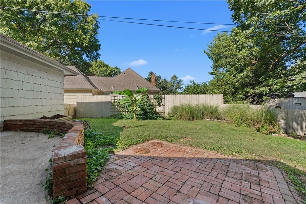 Photo 47 of 54 - 1506 SW 6th Street, Lee's Summit, MO 64081