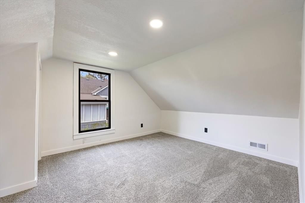 106 S Jeffreys Street — photo 14
