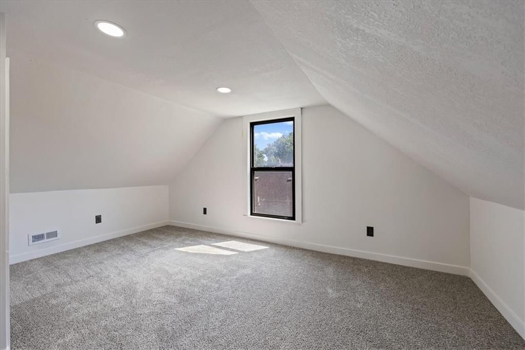 106 S Jeffreys Street — photo 15