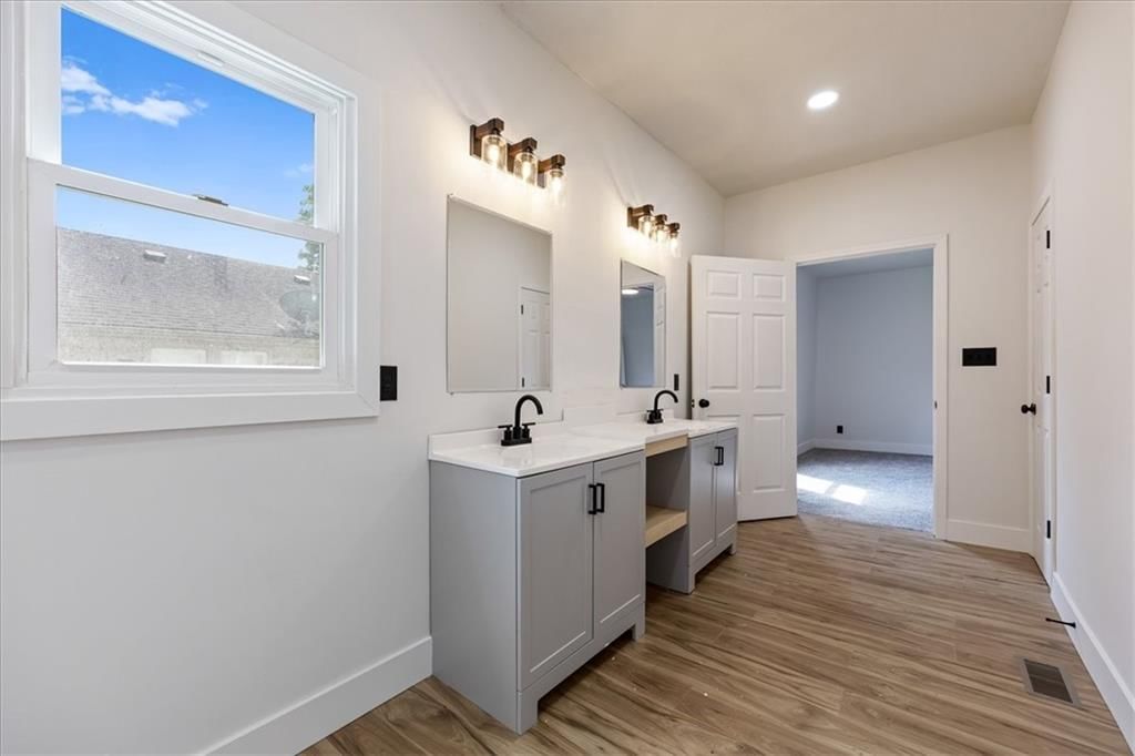 106 S Jeffreys Street — photo 20