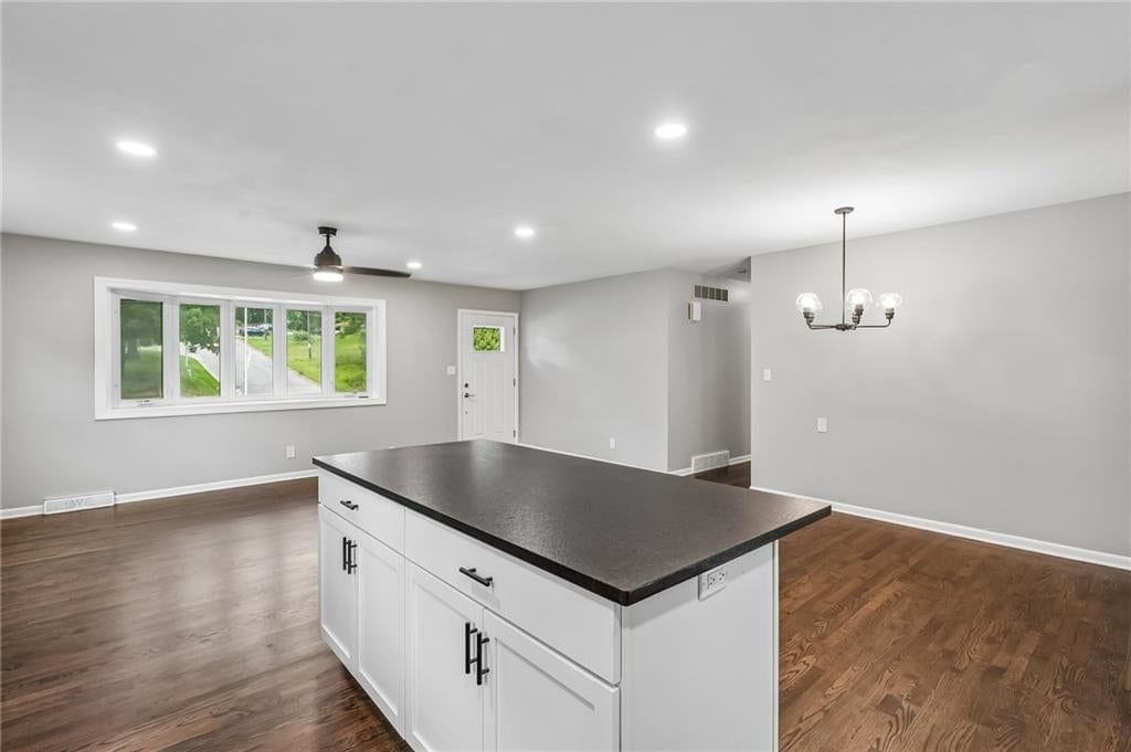 3741 N Brighton Avenue — photo 7