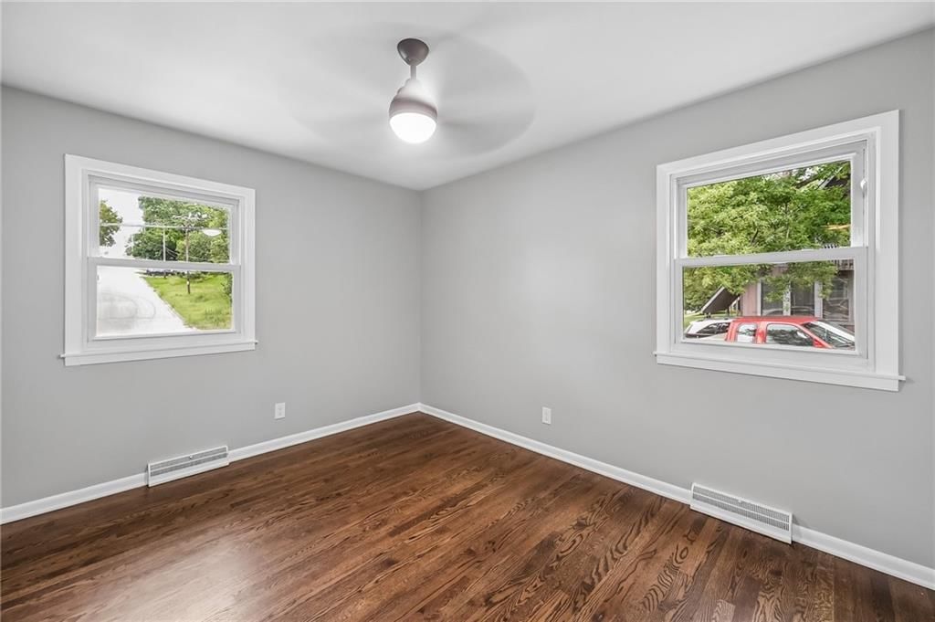 3741 N Brighton Avenue — photo 16