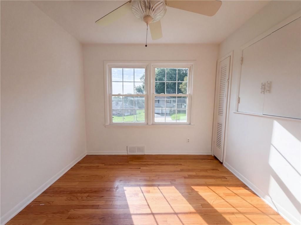 Photo 7 of 17 - 12904 E 54th Street, Kansas City, MO 64133