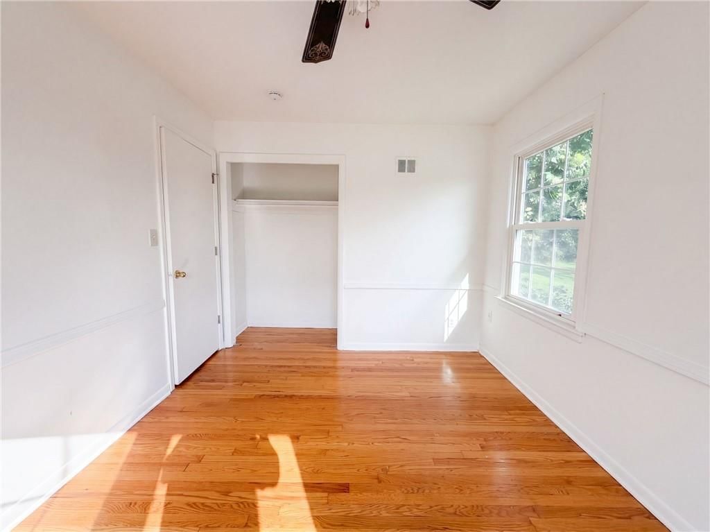 Photo 8 of 17 - 12904 E 54th Street, Kansas City, MO 64133