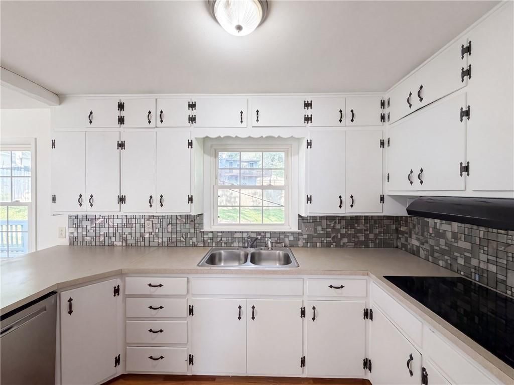 Photo 12 of 17 - 12904 E 54th Street, Kansas City, MO 64133