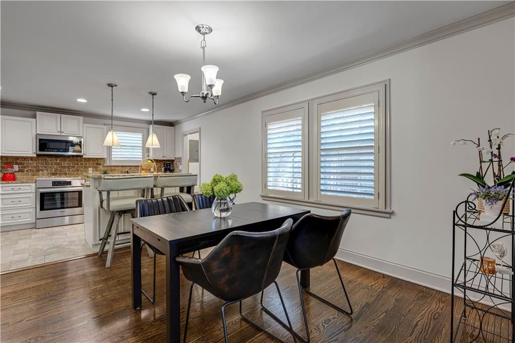 Photo 14 of 40 - 6811 Rockhill Road, Kansas City, MO 64131