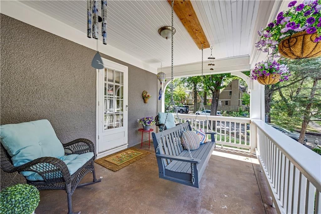 Photo 4 of 40 - 6811 Rockhill Road, Kansas City, MO 64131