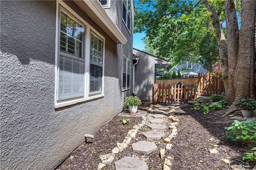 Photo 37 of 40 - 6811 Rockhill Road, Kansas City, MO 64131