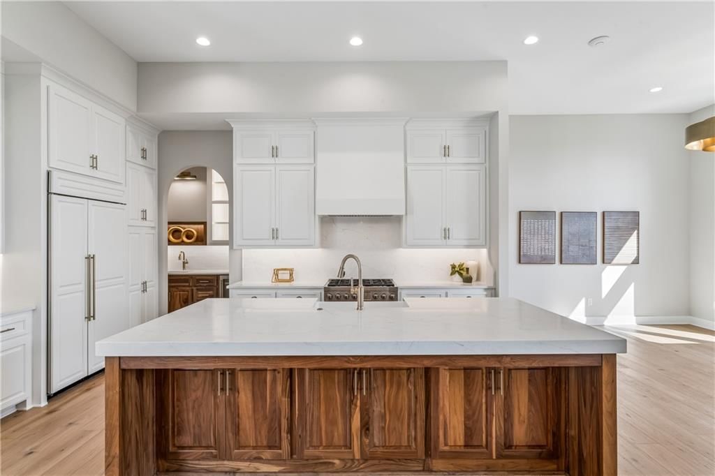 Photo 17 of 66 - 24948 W 98th Place, Lenexa, KS 66227
