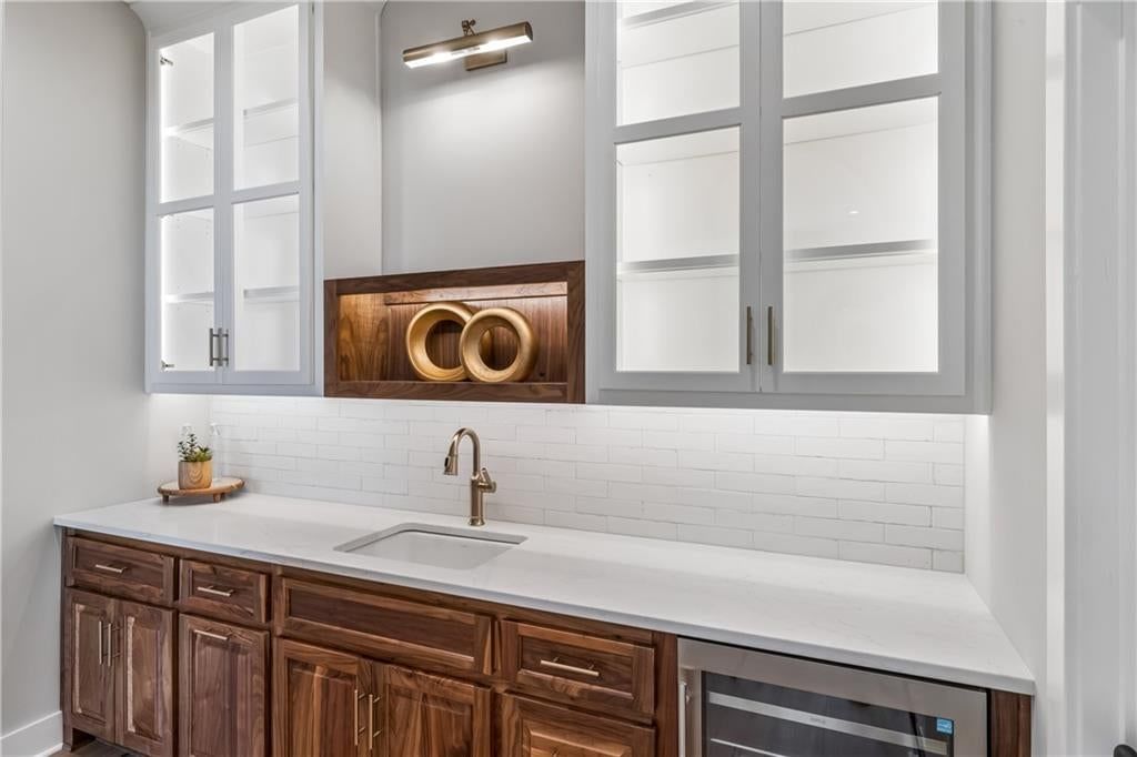 Photo 18 of 66 - 24948 W 98th Place, Lenexa, KS 66227