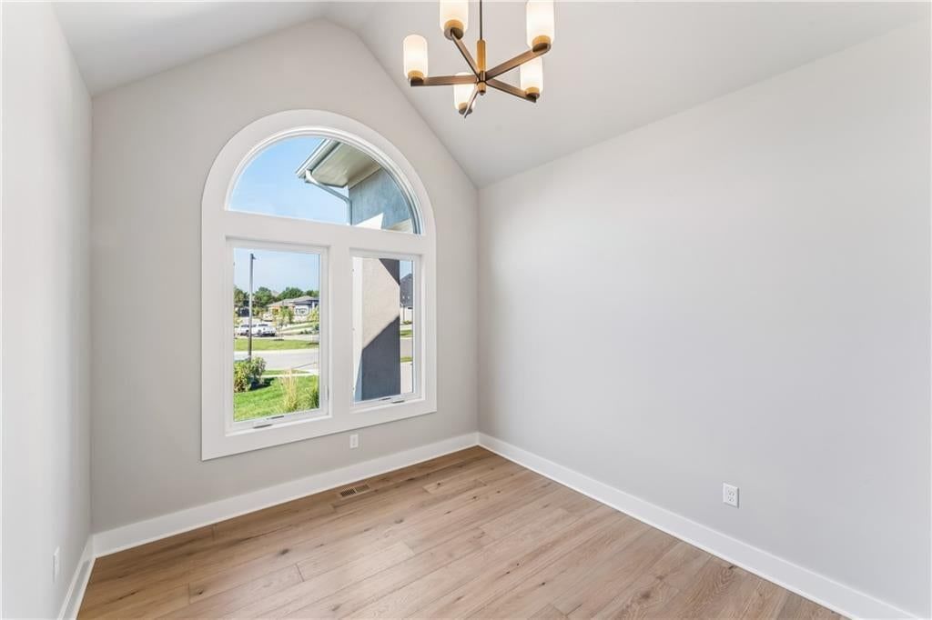 Photo 33 of 66 - 24948 W 98th Place, Lenexa, KS 66227