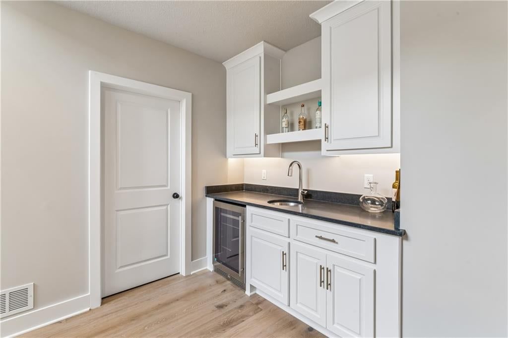Photo 39 of 66 - 24948 W 98th Place, Lenexa, KS 66227
