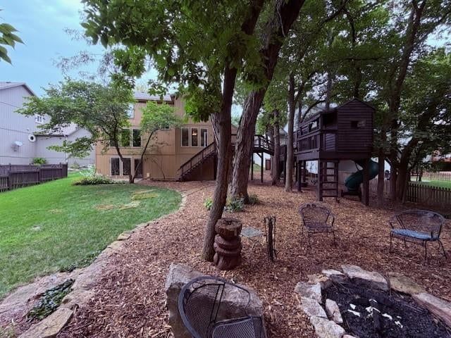 4606 AMINDA Street, Shawnee, KS: listing photo 2