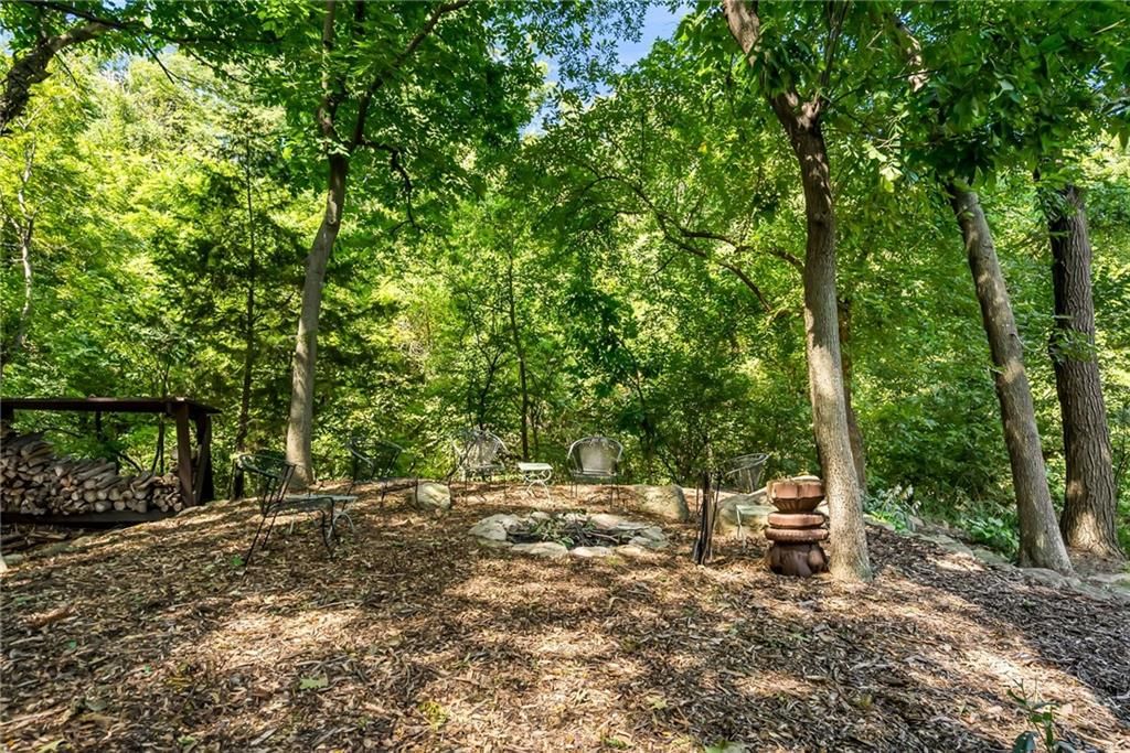 Photo 12 of 72 - 4606 AMINDA Street, Shawnee, KS 66226