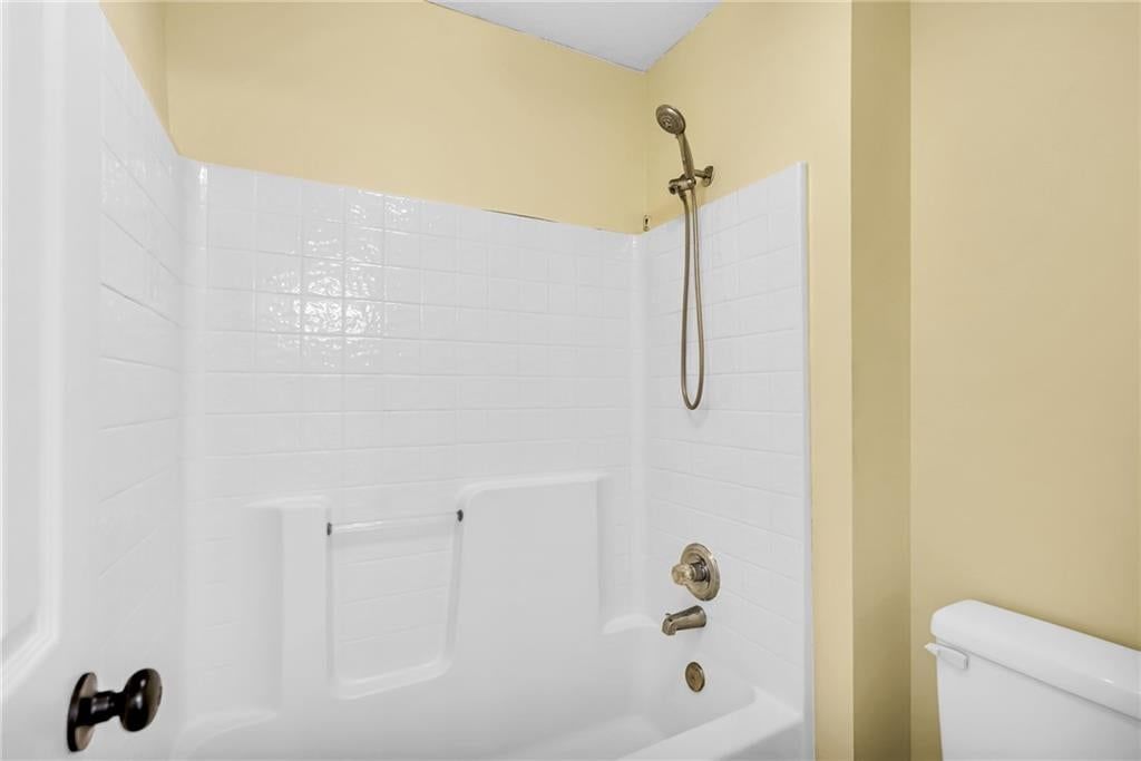 Photo 35 of 72 - 4606 AMINDA Street, Shawnee, KS 66226