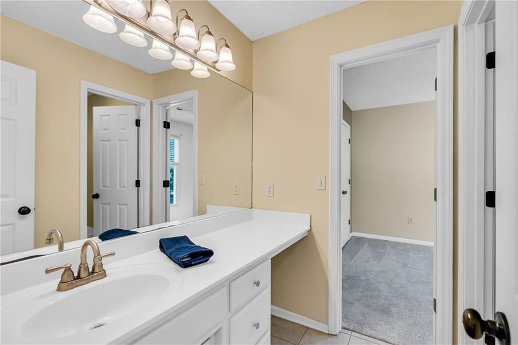 Photo 36 of 72 - 4606 AMINDA Street, Shawnee, KS 66226