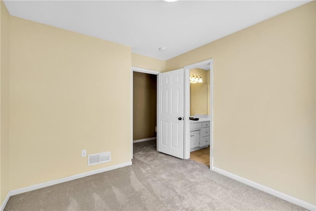 Photo 37 of 72 - 4606 AMINDA Street, Shawnee, KS 66226