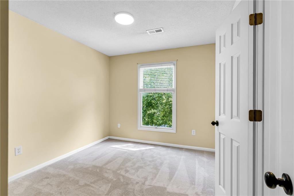 Photo 40 of 72 - 4606 AMINDA Street, Shawnee, KS 66226